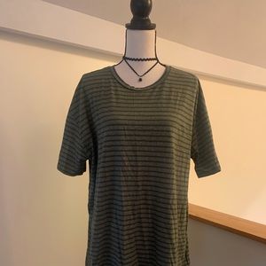 NWOT LuLaRoe  Classic T !!!